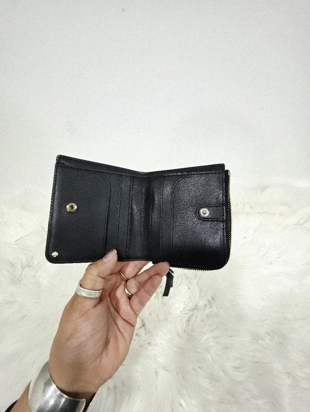 Kate Spade New York Black Leather Bifold Wallet Zip Coin ID Card Holder - Picture 8 of 10